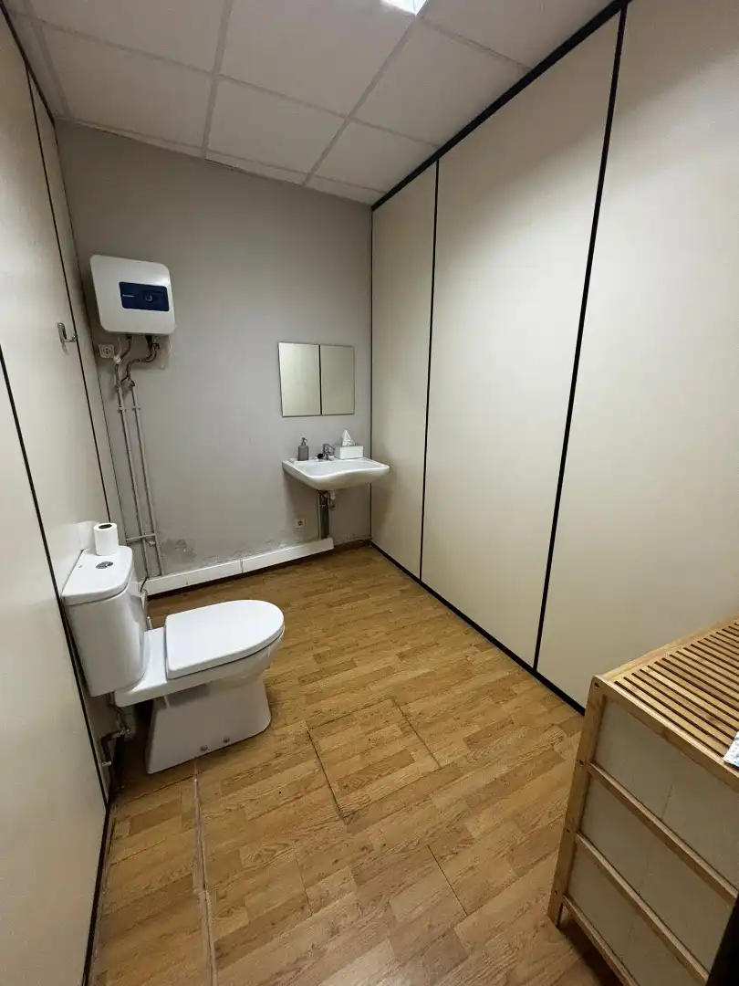 Bathroom of Commercial properties for rent in Villalbilla  with Air Conditioner and Furnished