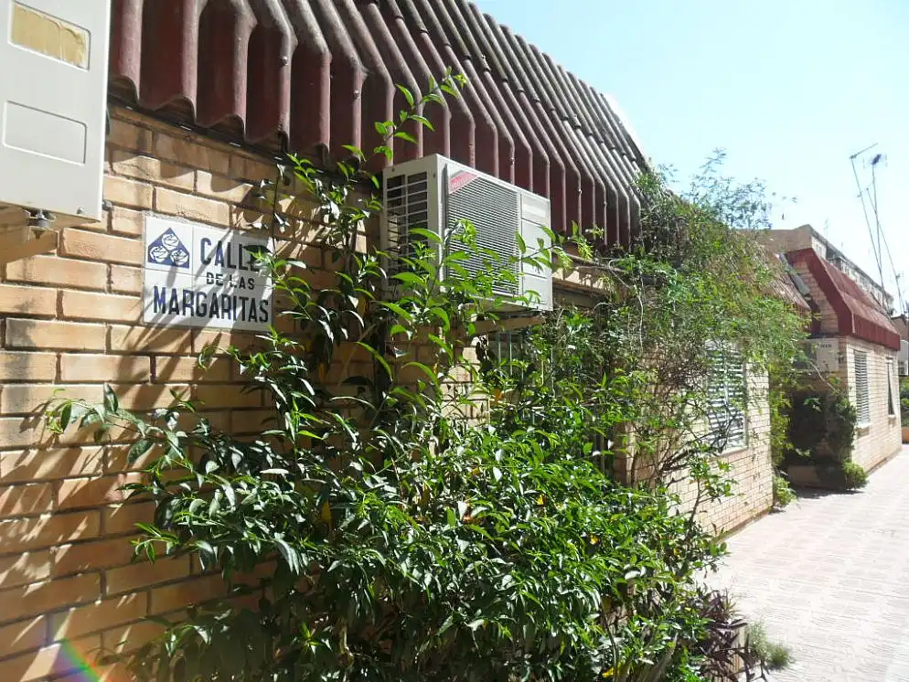 Detached house for sale in C/ Margaritas, imagen 2