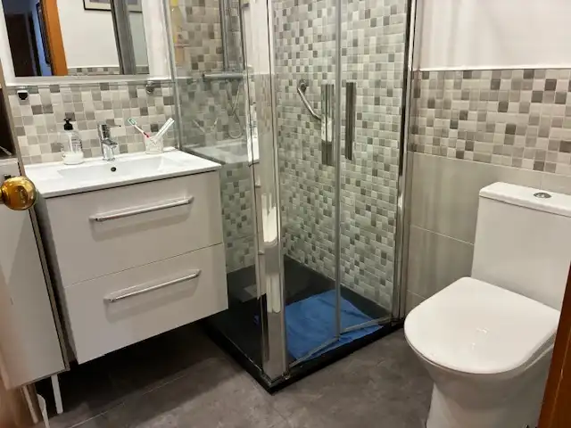 Bathroom of Flat for sale in Sant Feliu de Llobregat  with Air Conditioner, Heating and Private garden
