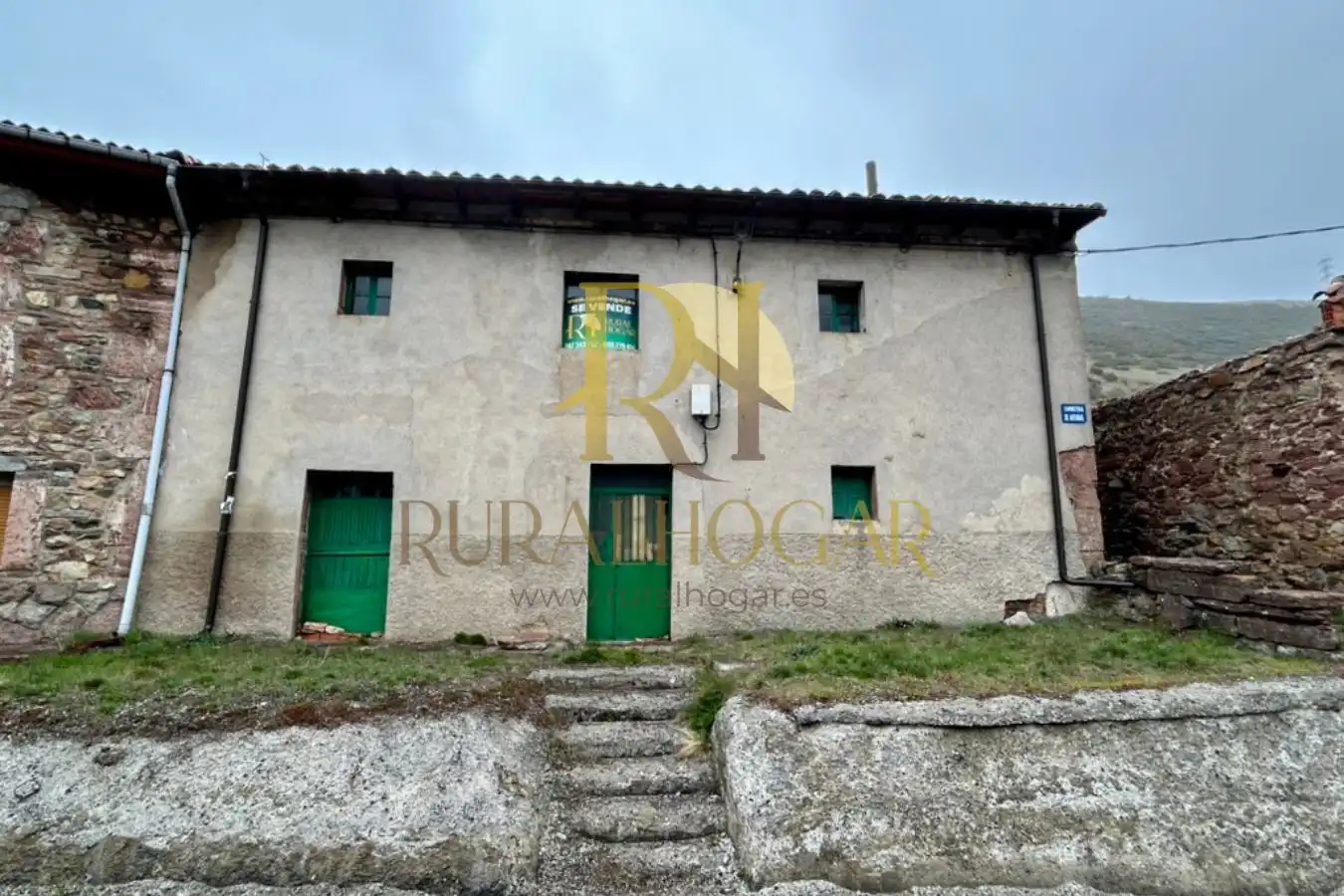 Exterior view of Houses for sale in Villamanín