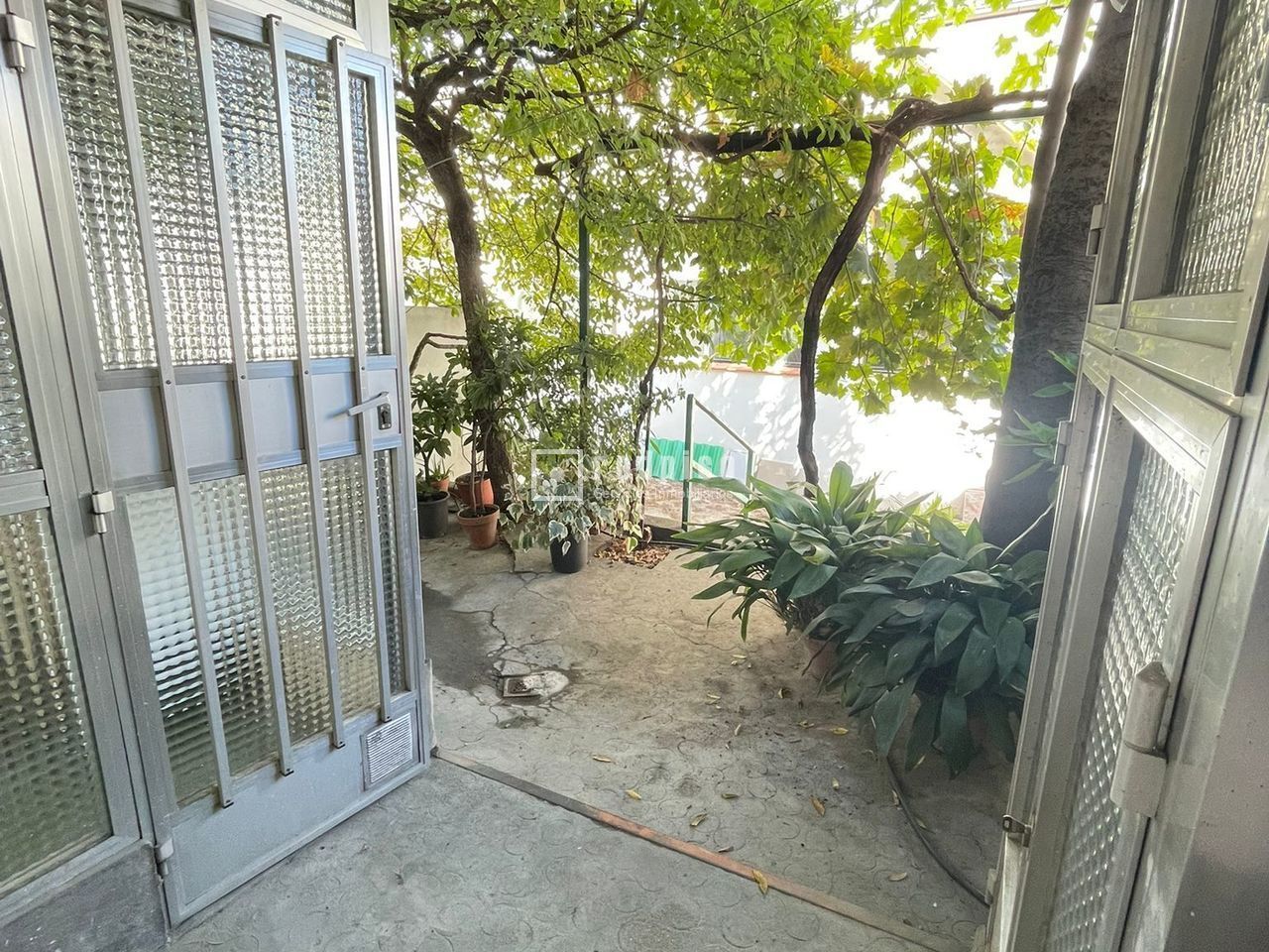 Garden of Flat for sale in  Madrid Capital  with Heating, Terrace and Storage room