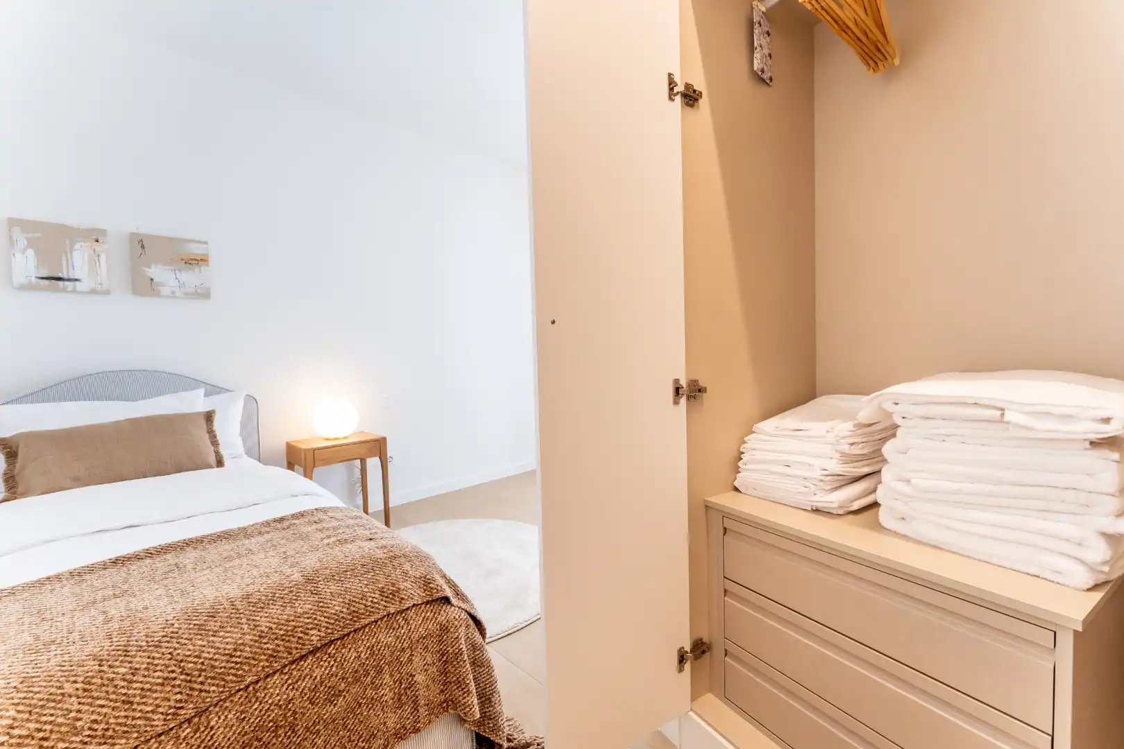 Dormitori de Apartament de lloguer en Madrid amb Aire condicionat, Calefacció i Traster