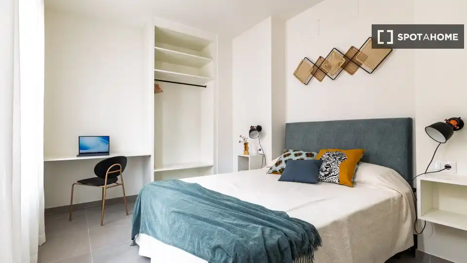 Habitación de Piso de alquiler en Valencia con Aire acondicionado, Calefacción y Amueblado