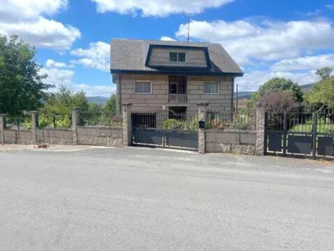Vista exterior de Casa o xalet en venda en Bande amb Terrassa