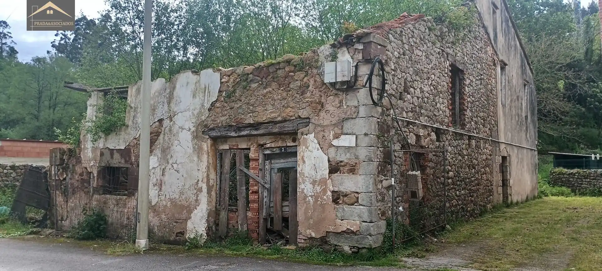 Exterior view of Houses for sale in Reocín  with Private garden