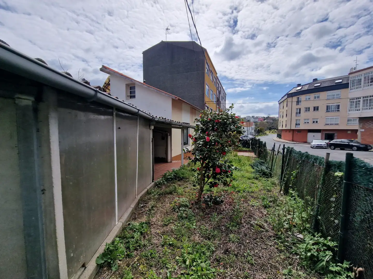Vista exterior de Casa o xalet en venda en Narón amb Calefacció, Jardí privat i Terrassa
