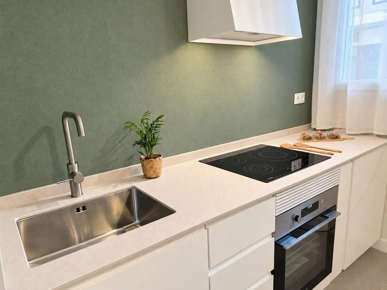 Kitchen of Ground floor for sale in Málaga  with Air Conditioner and Furnished