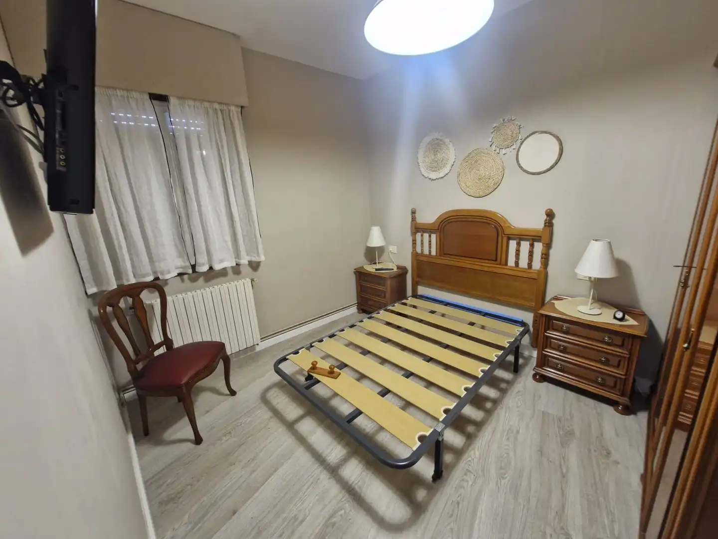 Habitación de Casa o chalet de alquiler en Ourense Capital  con Calefacción, Parquet y Terraza