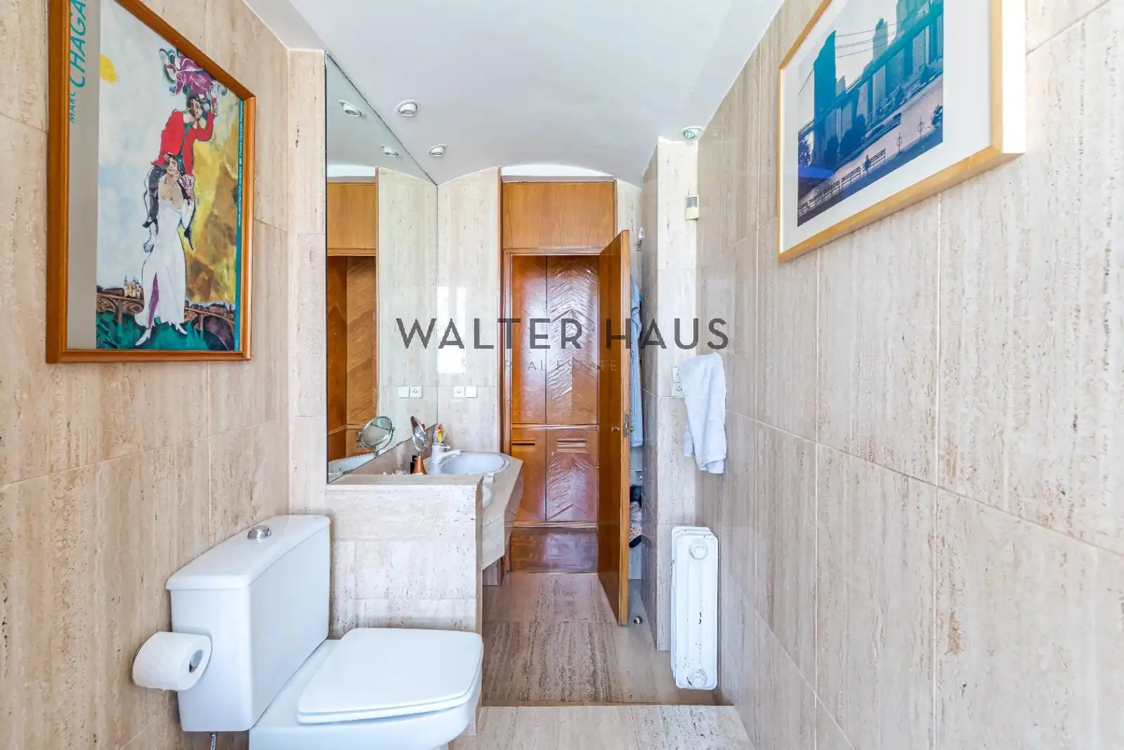 Bathroom of Flat for sale in Madrid  with Air Conditioner, Heating and Storage room