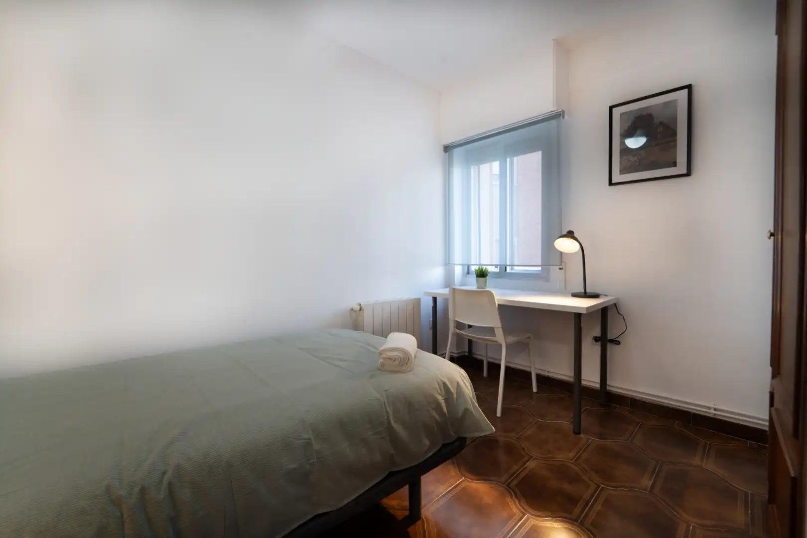 Room in Avenida del Cardenal Herrera Oria, 248, Peñagrande