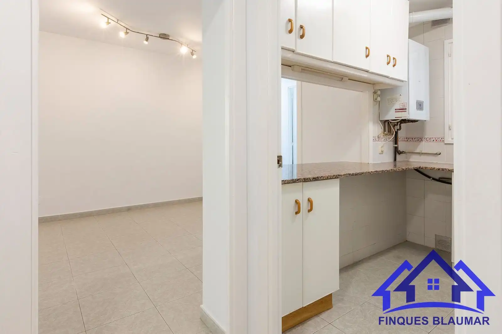 Cocina de Piso en venta en Arenys de Mar con Calefacción, Terraza y Piscina comunitaria