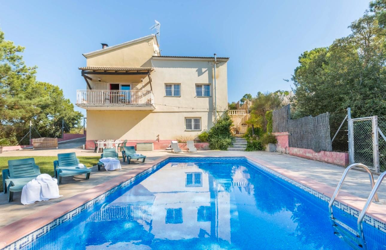 Vista exterior de Casa o xalet en venda en Lloret de Mar amb Aire condicionat, Calefacció i Jardí privat