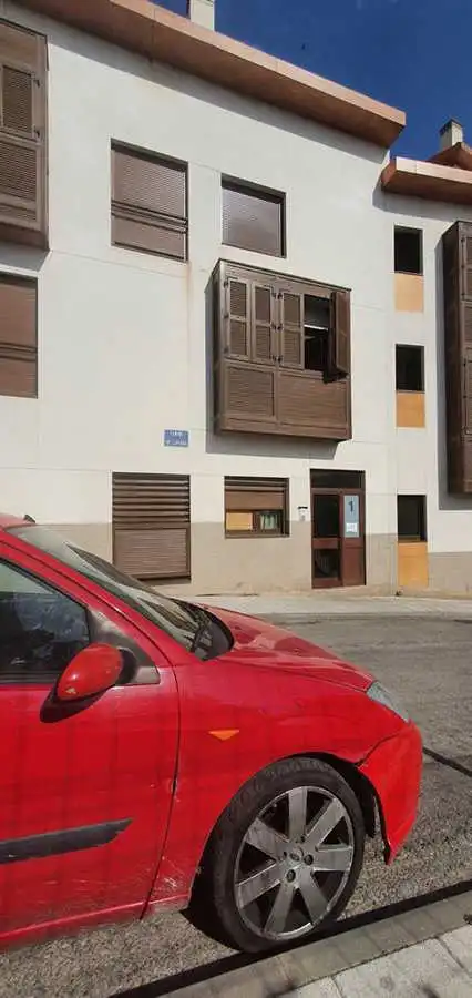 Vista exterior de Local en venda en Horche amb Alarma