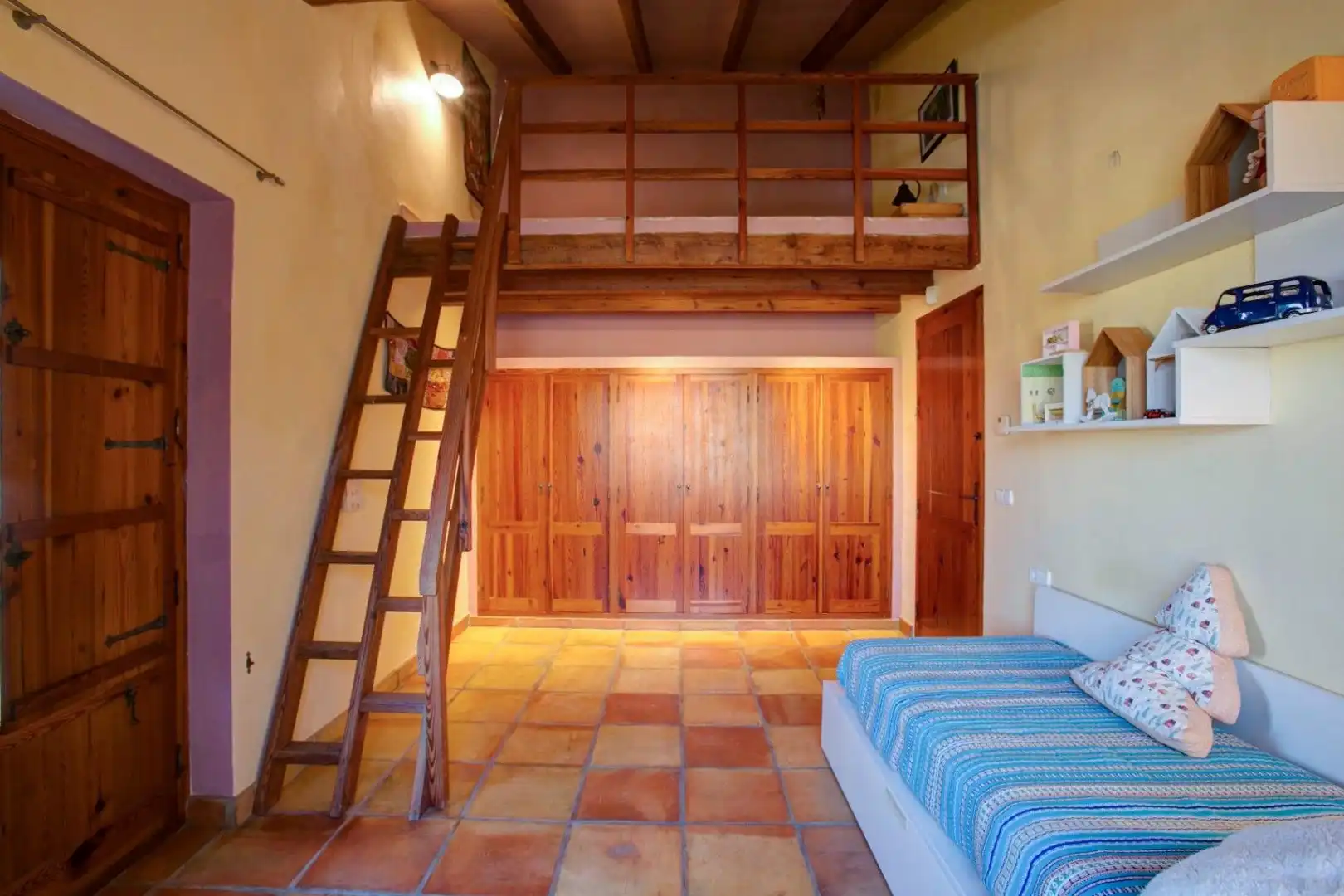 Dormitori de Finca rústica en venda en Moraira amb Jardí privat, Traster i Piscina