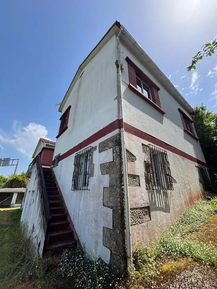 Vista exterior de Casa o xalet en venda en Betanzos amb Calefacció, Jardí privat i Terrassa