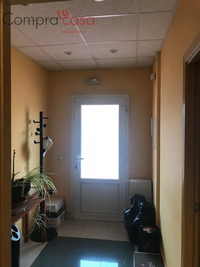 Commercial properties for sale in San Cristóbal de Segovia  with Furnished