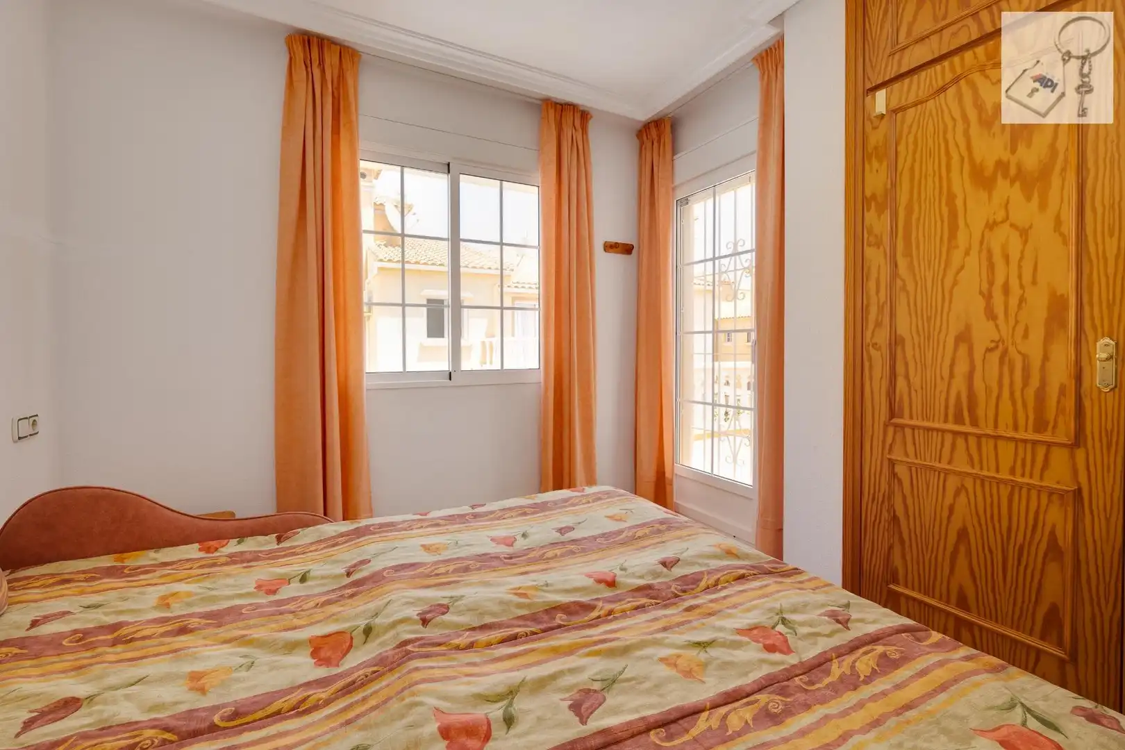Dormitori de Finca rústica en venda en Orihuela