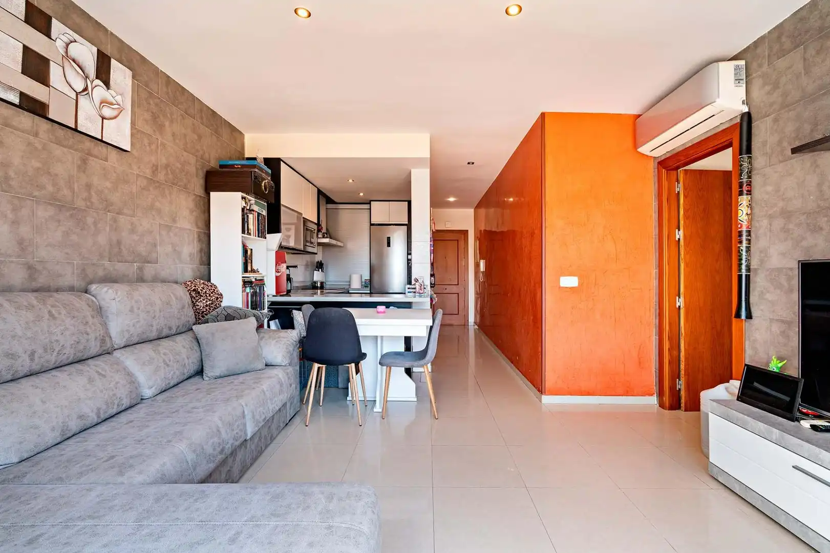 Sala de estar de Piso en venta en El Ejido con Aire acondicionado, Terraza y Amueblado