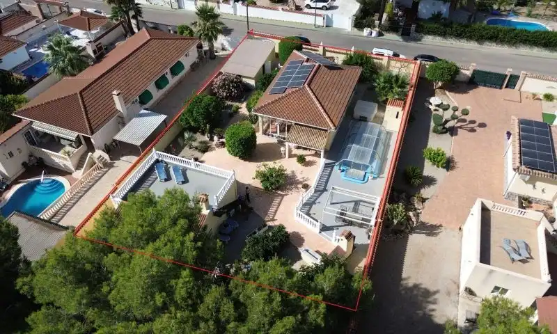 Vista exterior de Casa o xalet en venda en Pilar de la Horadada amb Traster i Piscina