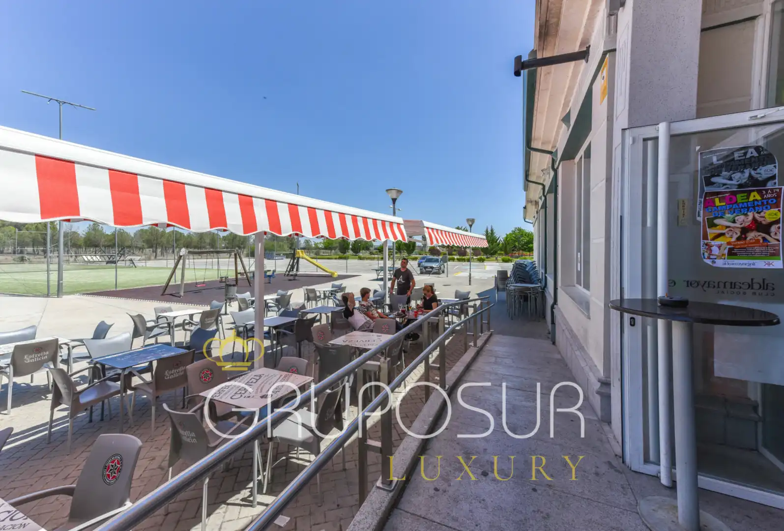 Terrasse von Einfamilien-Reihenhaus zum Verkauf in Aldeamayor de San Martín mit Heizung, Privatgarten und Parkett