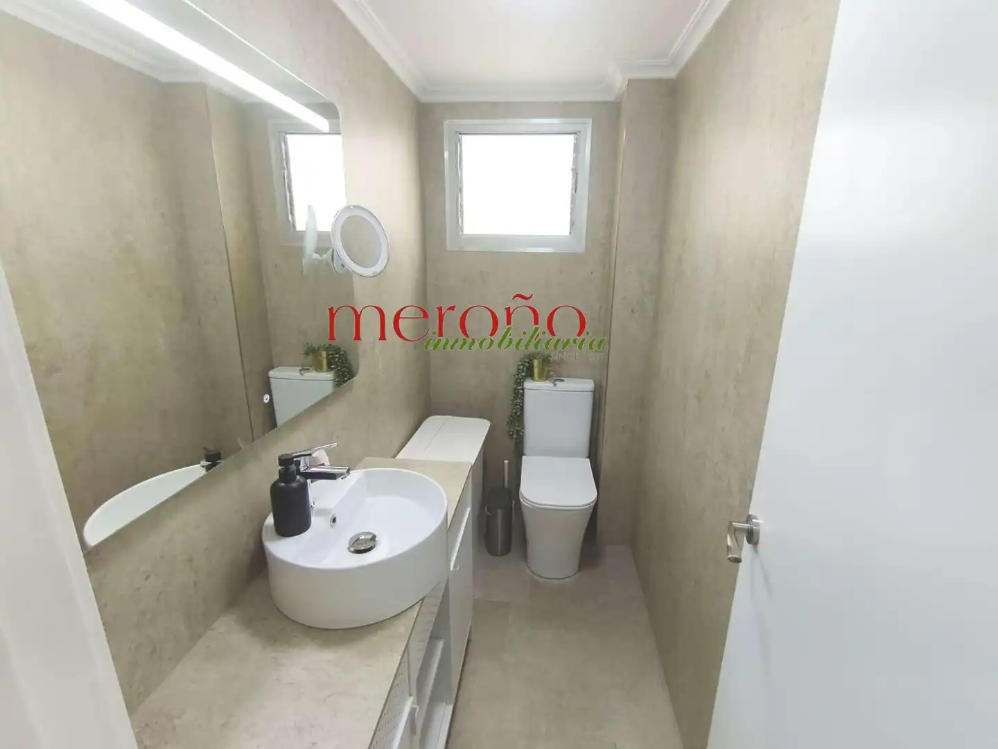 Baño de Piso en venta en Elche / Elx con Aire acondicionado y Balcón