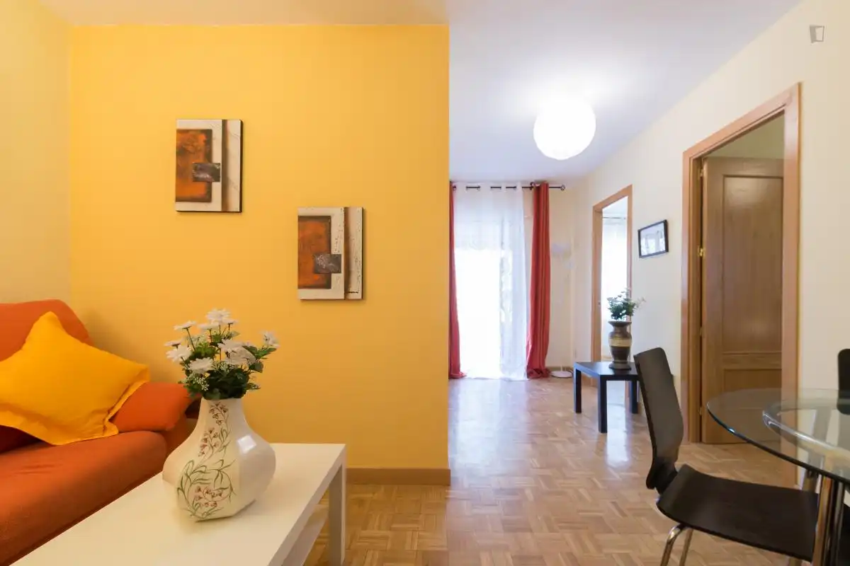 Habitación en Reyes Católicos
