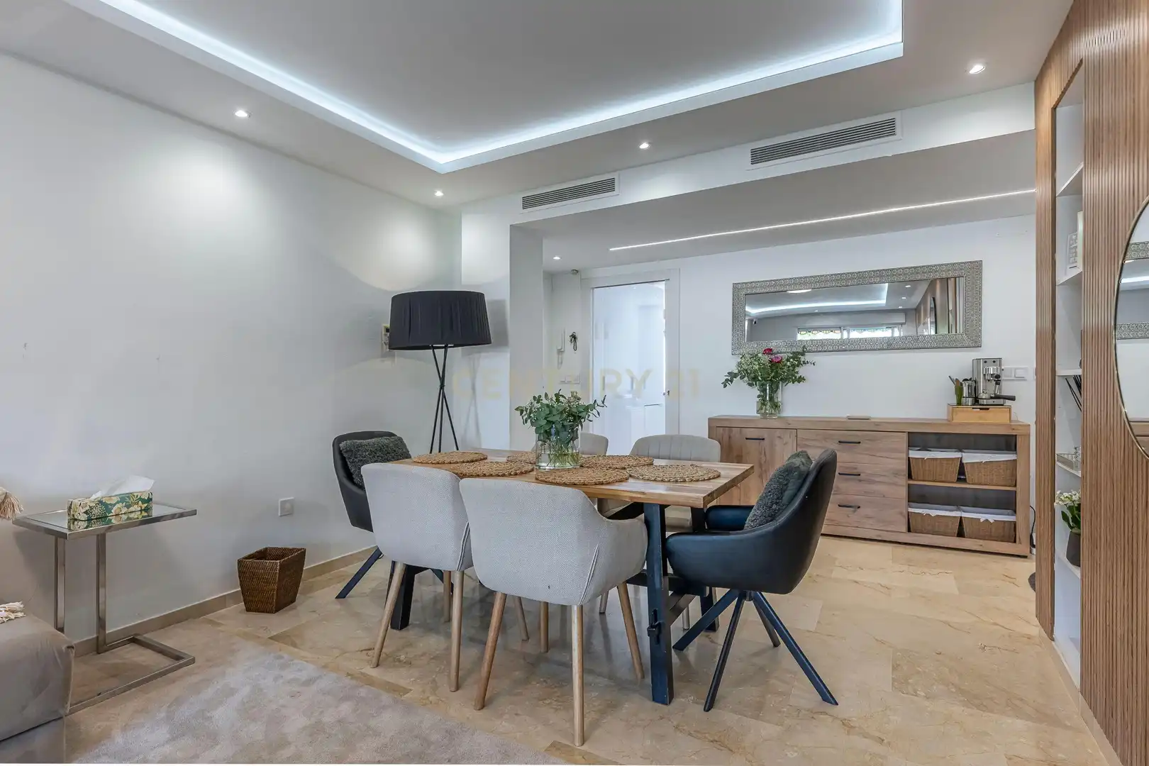 Comedor de Apartamento en venta en Marbella con Aire acondicionado, Trastero y Balcón