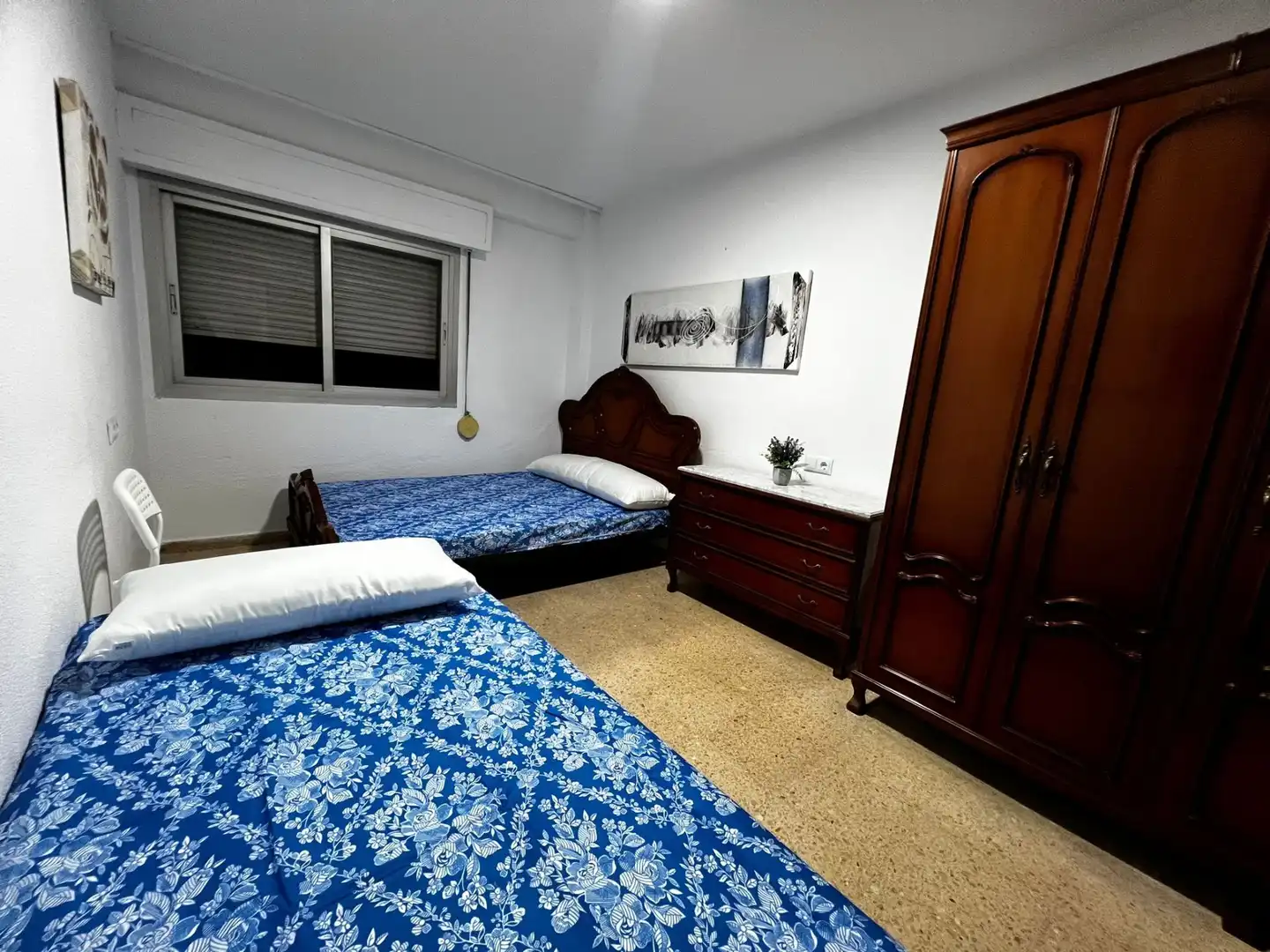 Bedroom of Flat for share in Rascanya
