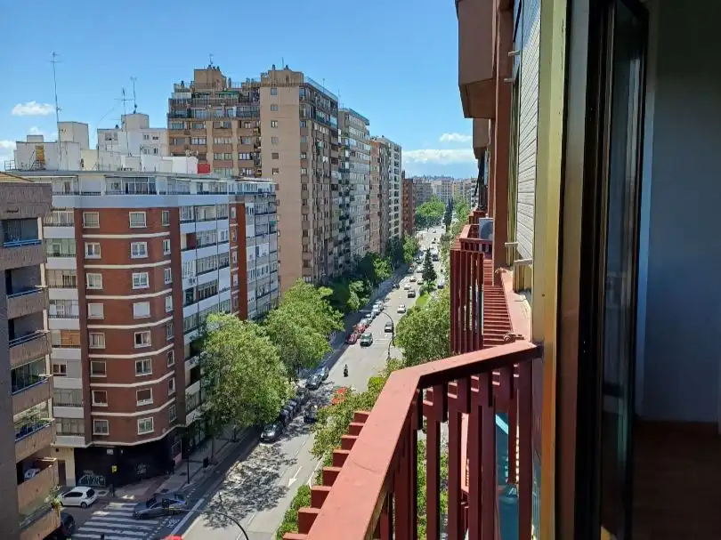 Wohnung zur Miete in Calle de Miguel Servet, 34, Centro