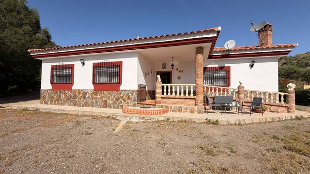 Finca rústica en Venta en Almogía