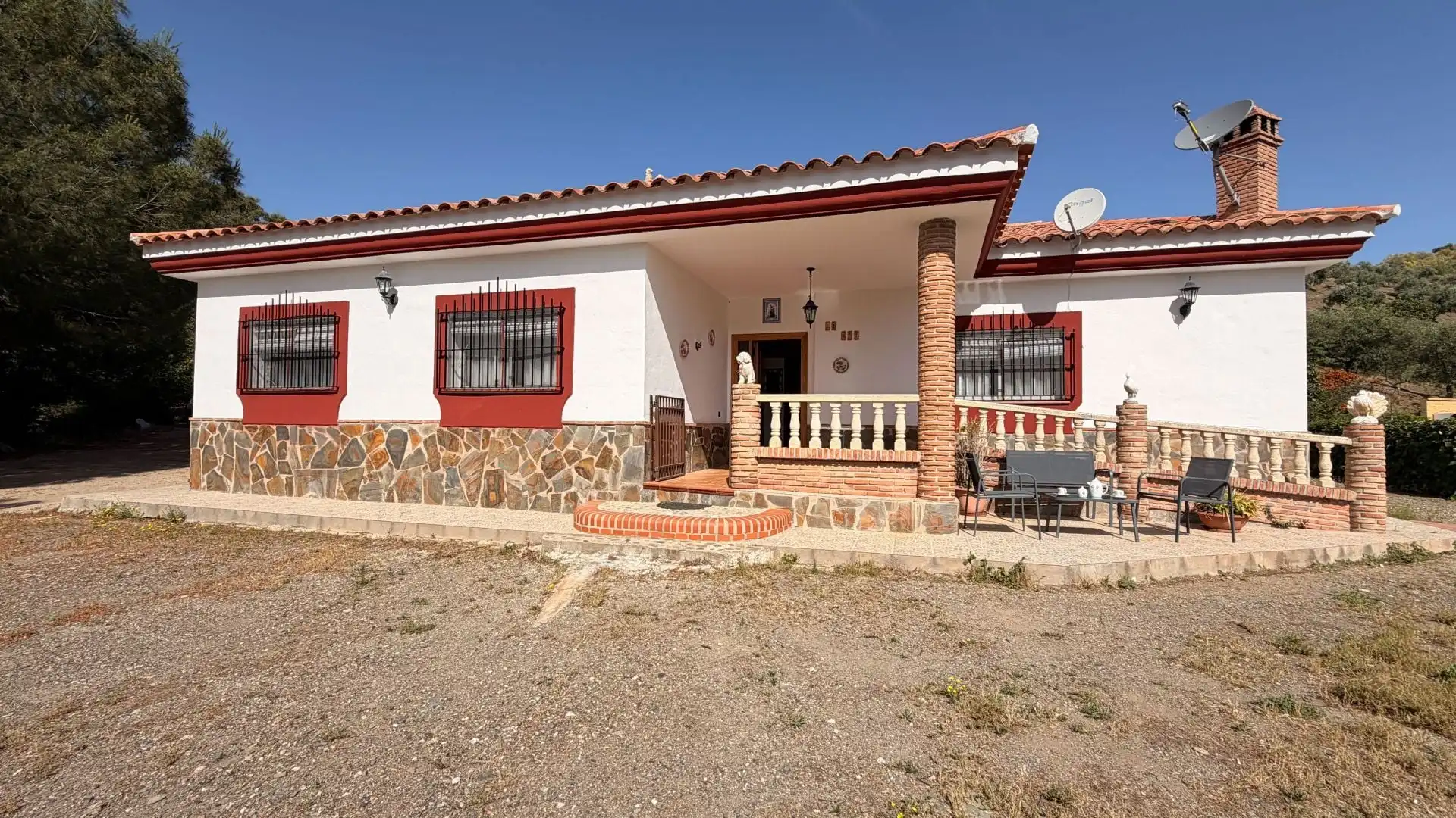 Vista exterior de Finca rústica en venda en Almogía amb Aire condicionat i Piscina