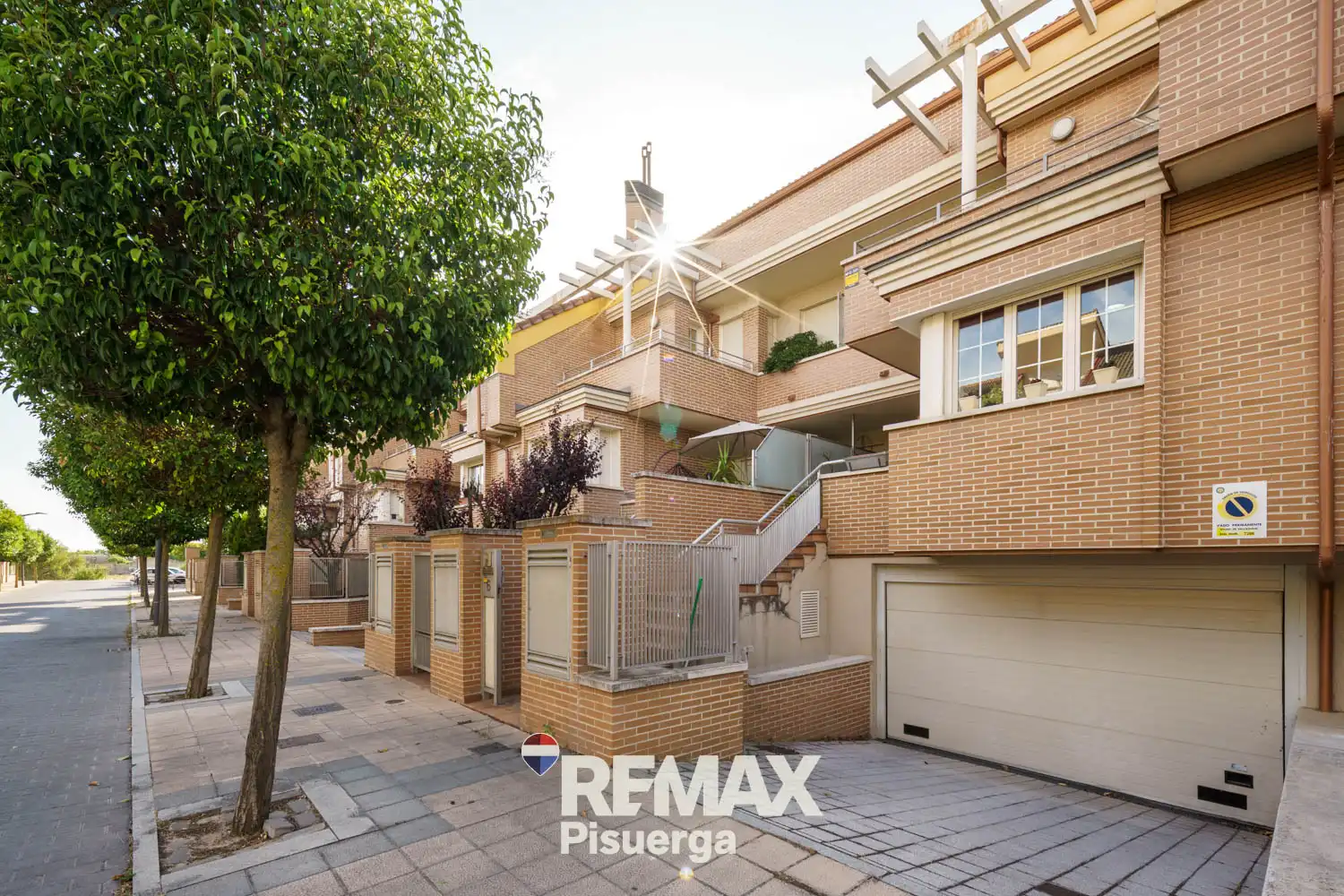 Vista exterior de Casa o xalet en venda en Valladolid amb Aire condicionat, Calefacció i Jardí privat