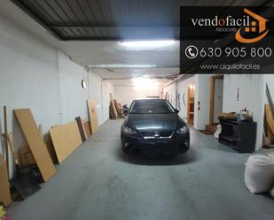 Aparcament de Casa adosada en venda en Villavaliente amb Calefacció, Terrassa i Moblat