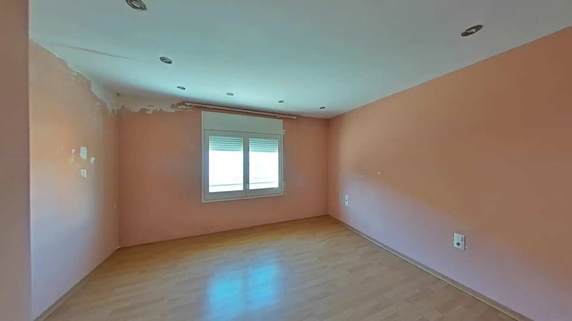 Habitación de Casa adosada en venta en Olot con Balcón