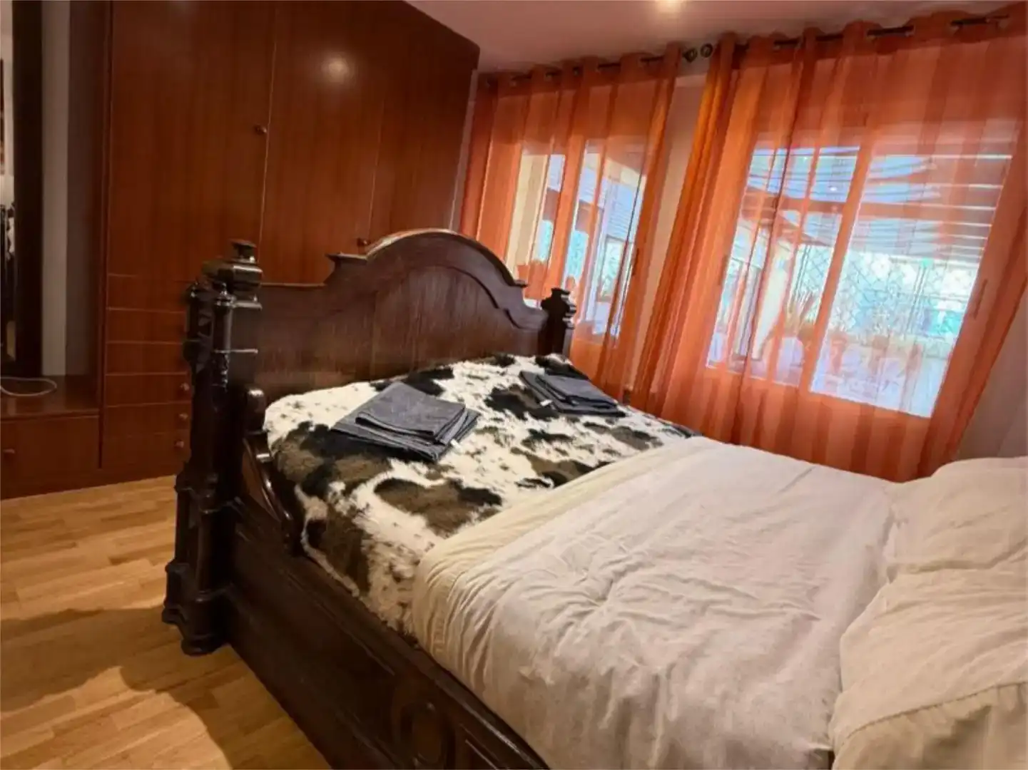 Schlafzimmer von Wohnung zur Miete in  Zaragoza Capital mit Klimaanlage und Balkon