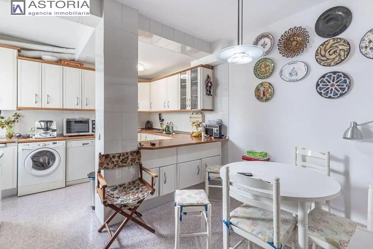 Appartamento con terrazza in vendita a Calle ANGEL BARRIOS, imagen 9