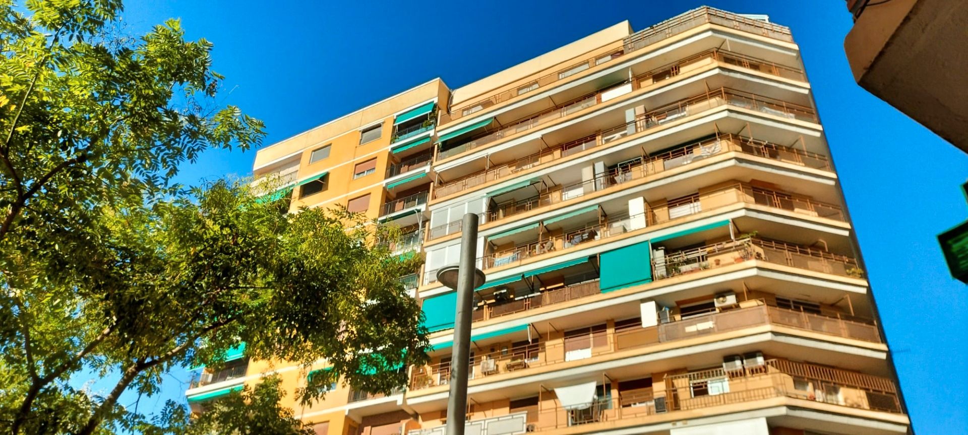 Vista exterior de Piso en venta en Castellón de la Plana / Castelló de la Plana con Aire acondicionado, Terraza y Balcón