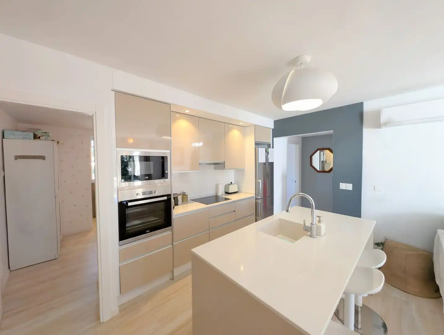 Flat with pool for sale in Avenida Pablo Ruiz Picasso 11, imagen 4