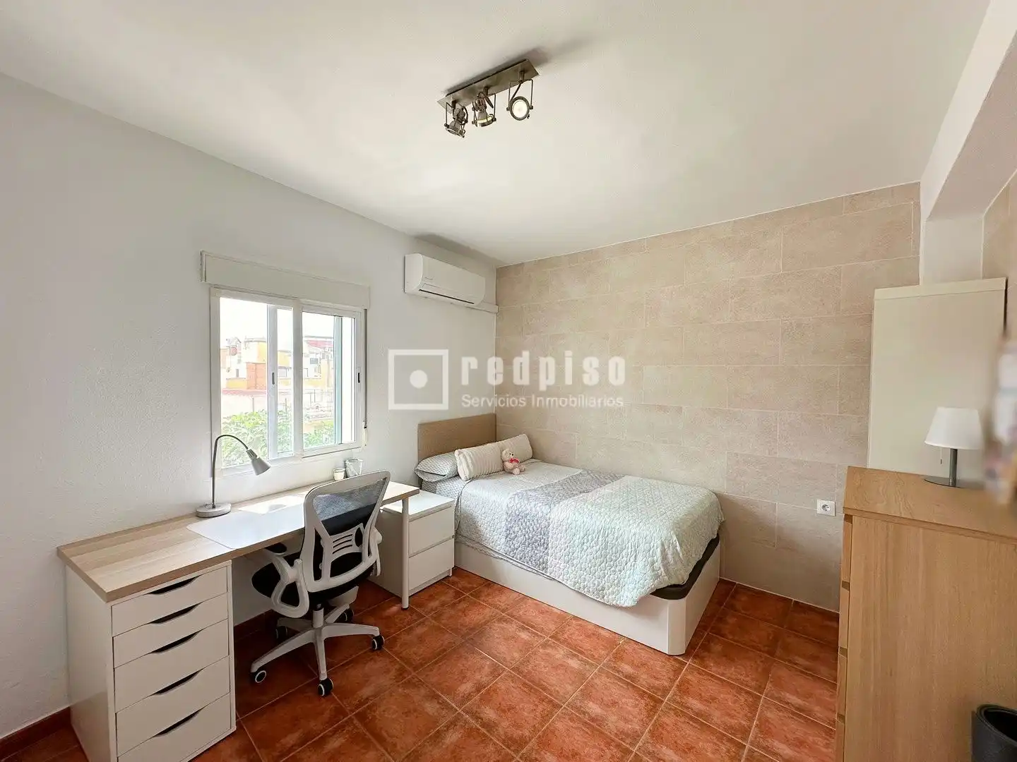 Dormitori de Casa o xalet en venda en Málaga amb Aire condicionat, Calefacció i Jardí privat
