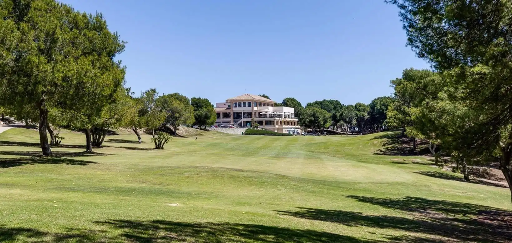 Vista exterior de Casa o xalet en venda en Orihuela amb Aire condicionat, Calefacció i Jardí privat