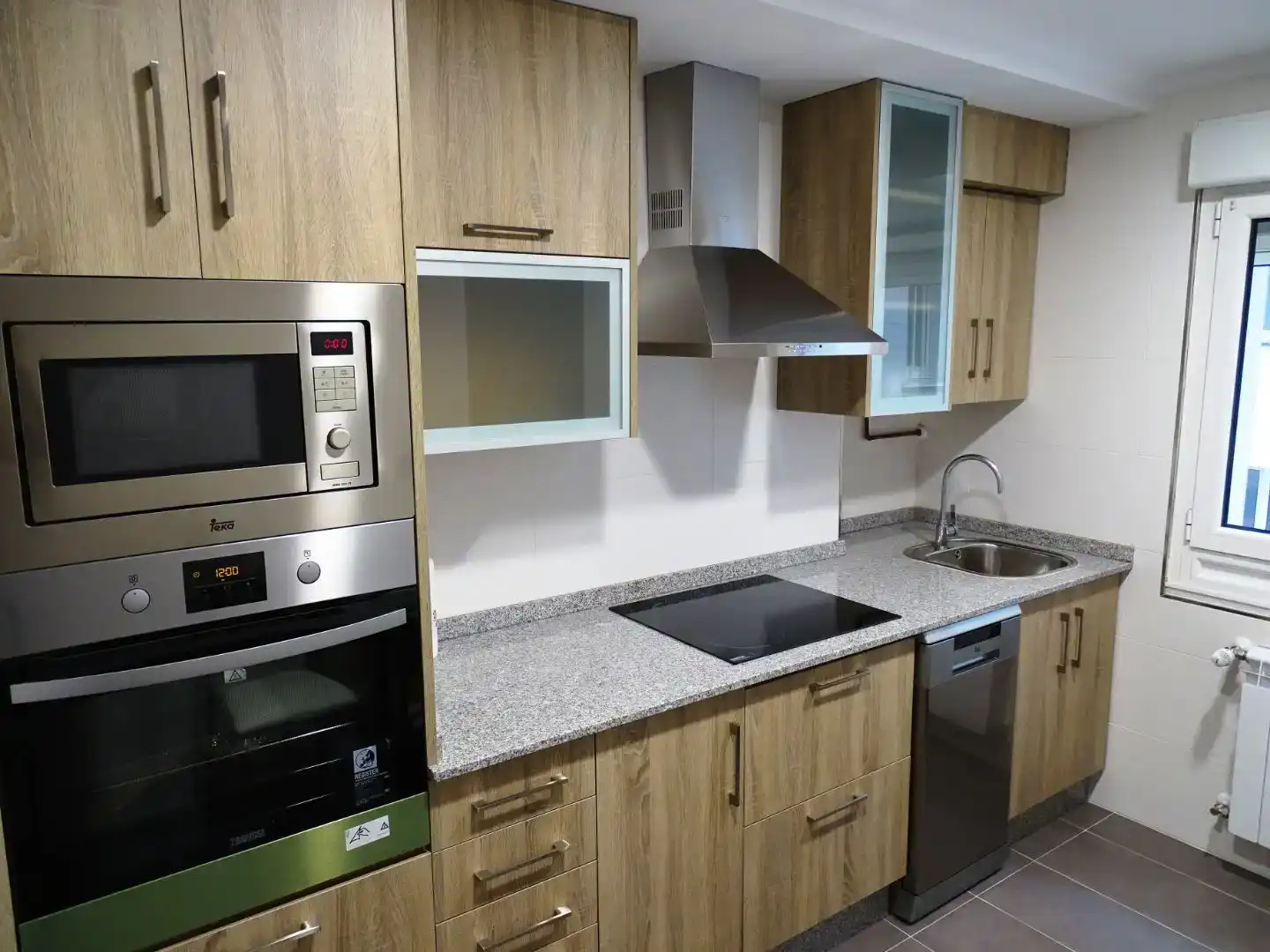 Kitchen of Flat for rent in Gijón 