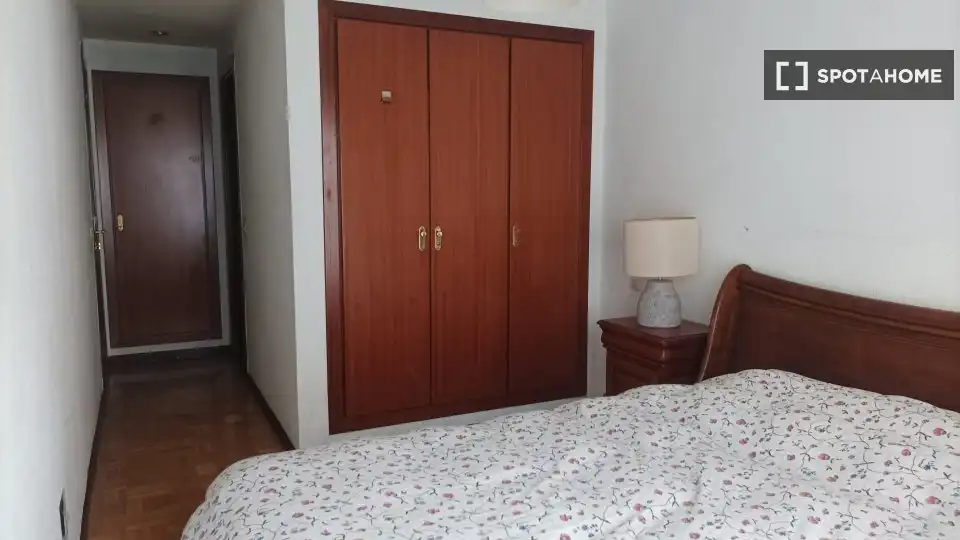 Dormitori de Apartament per a compartir en Madrid amb Aire condicionat, Calefacció i Terrassa