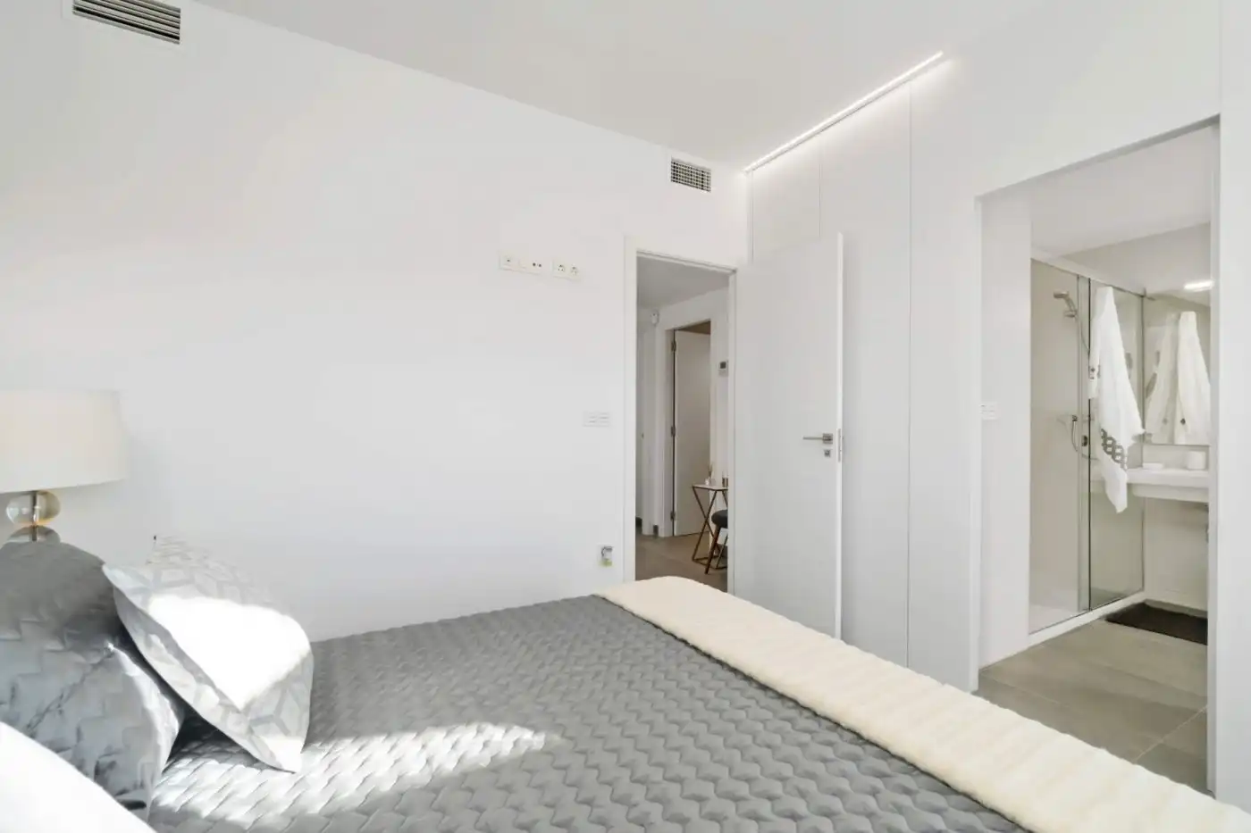 Dormitori de Pis en venda en Elche / Elx amb Aire condicionat, Jardí privat i Parquet