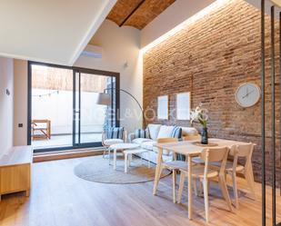Sala d'estar de Dúplex en venda en  Barcelona Capital amb Aire condicionat, Calefacció i Parquet