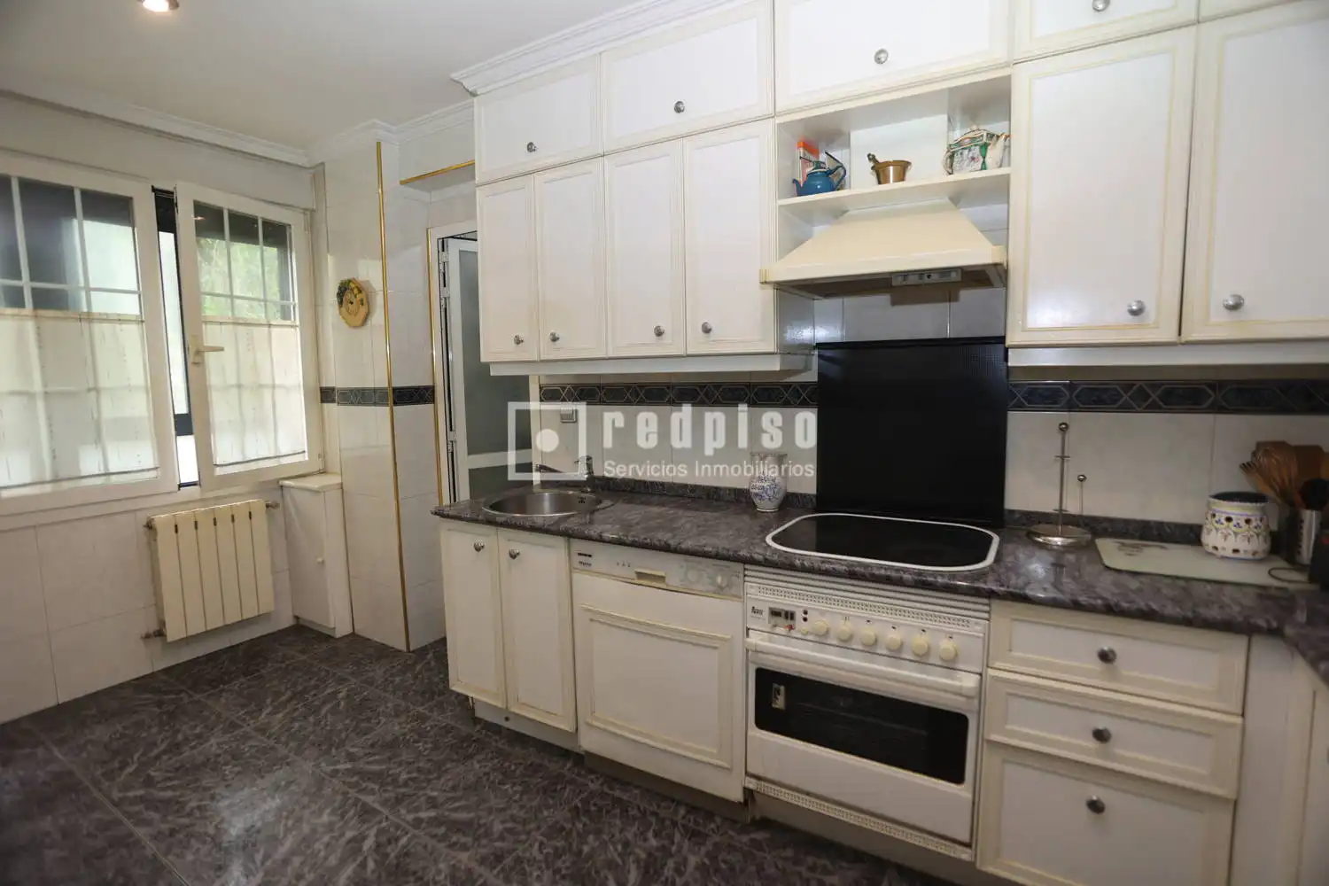 Kitchen of Flat for sale in Madrid  with Heating, Parquet flooring and Terrace