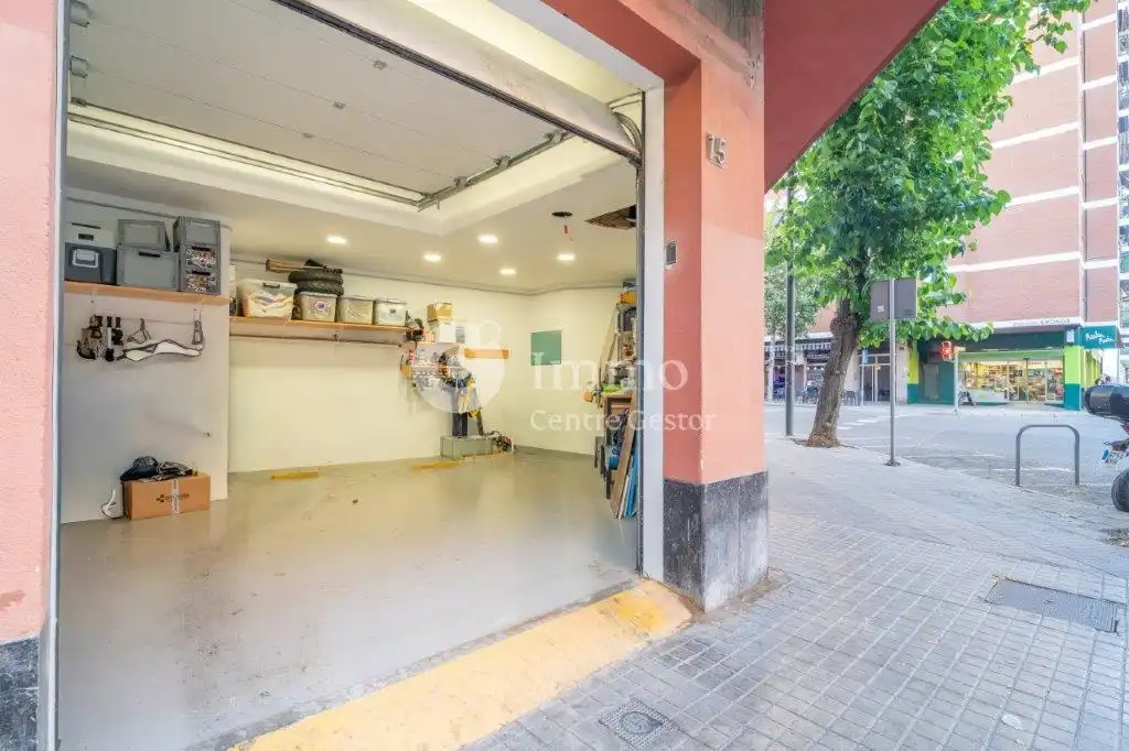 Local comercial en venda a Carrer Baró de Maials