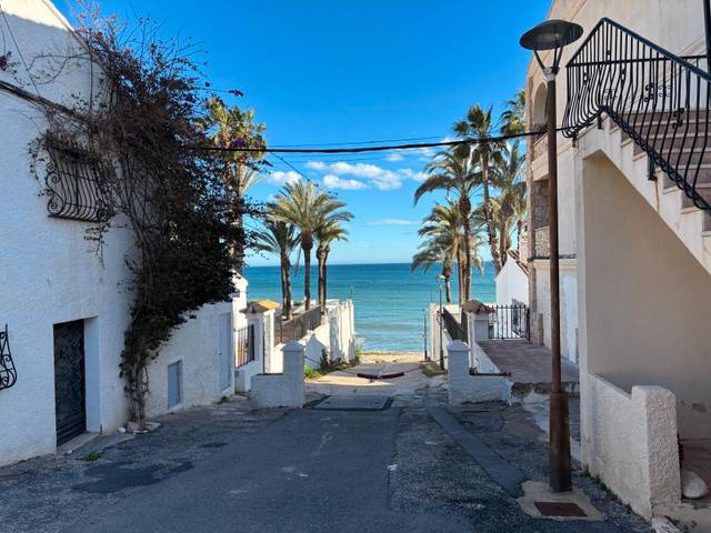 Casa-chalet en Venta en Avenida de la Almadraba en Pueblo Español - Coveta Fumá