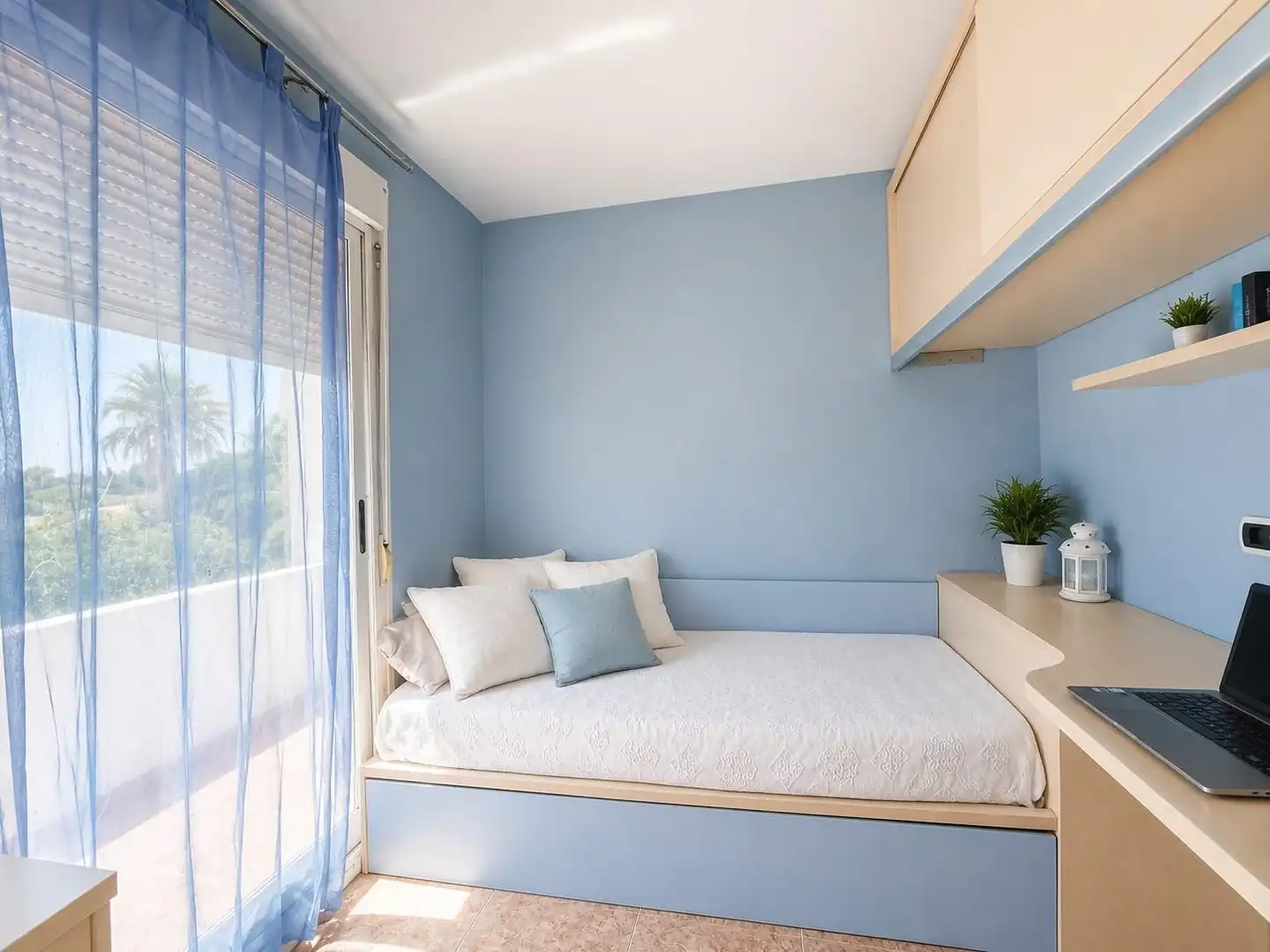 Dormitori de Casa o xalet en venda en El Campello amb Aire condicionat, Jardí privat i Terrassa