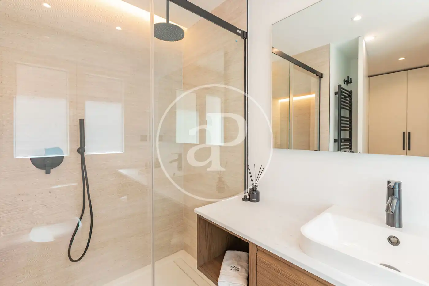 Baño de Piso en venta en Madrid con Aire acondicionado, Calefacción y Amueblado