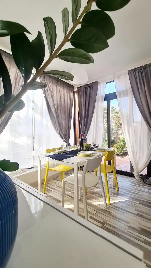Menjador de Casa o xalet en venda en La Oliva amb Jardí privat i Piscina comunitària